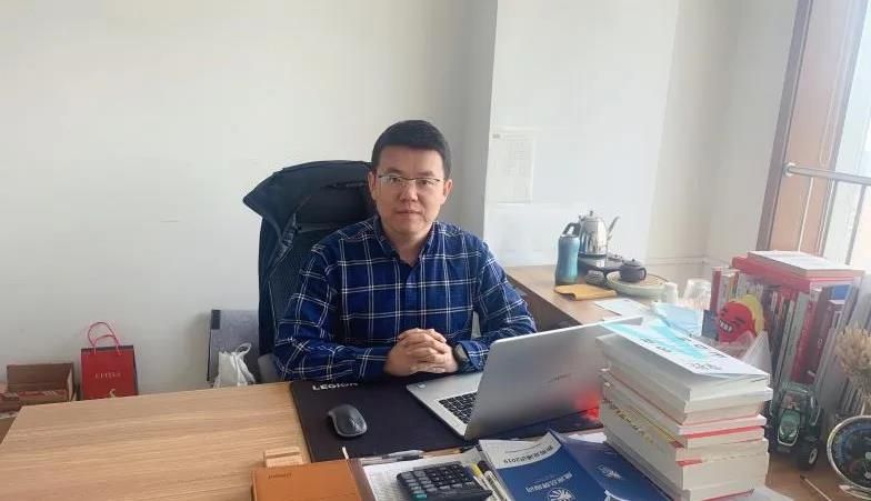 耐沃姆為生物質(zhì)壁爐，不只是取暖！